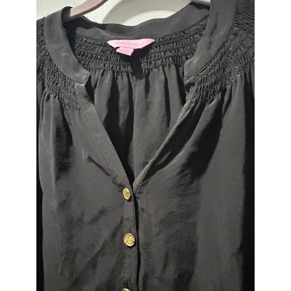 Lilly Pulitzer Blouse Women XS Black Excellent Silk Smocked V-Neck Gold Buttons
